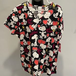 *NWT* Snoopy Scrub Top Large